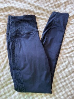 Women's Navy Floral-Accent High-Waist Leggings